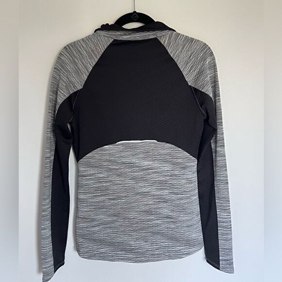 *$2/30* Athleta 1/4 zip quilted pullover in gray/purple heather with black trim - Picture 7 of 8